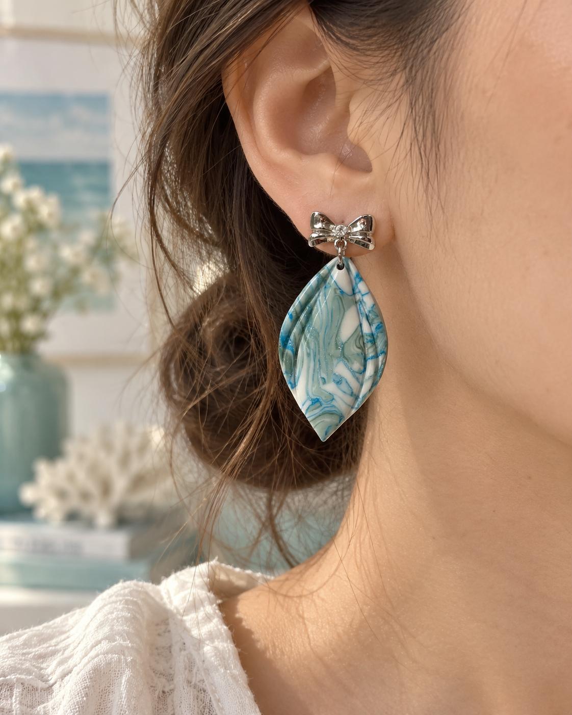 Seafoam Marble Leaf