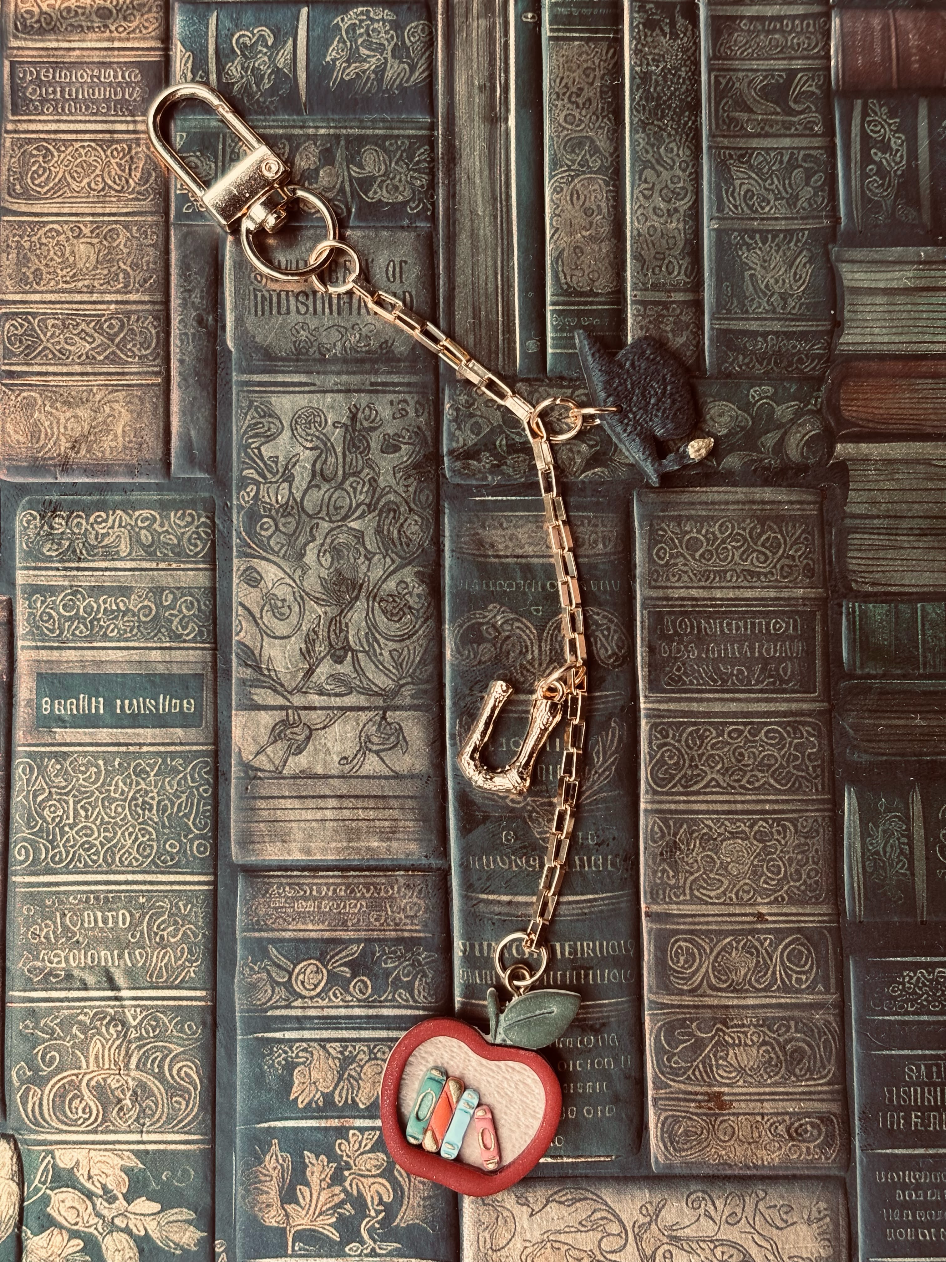 apple bookshelf (small)