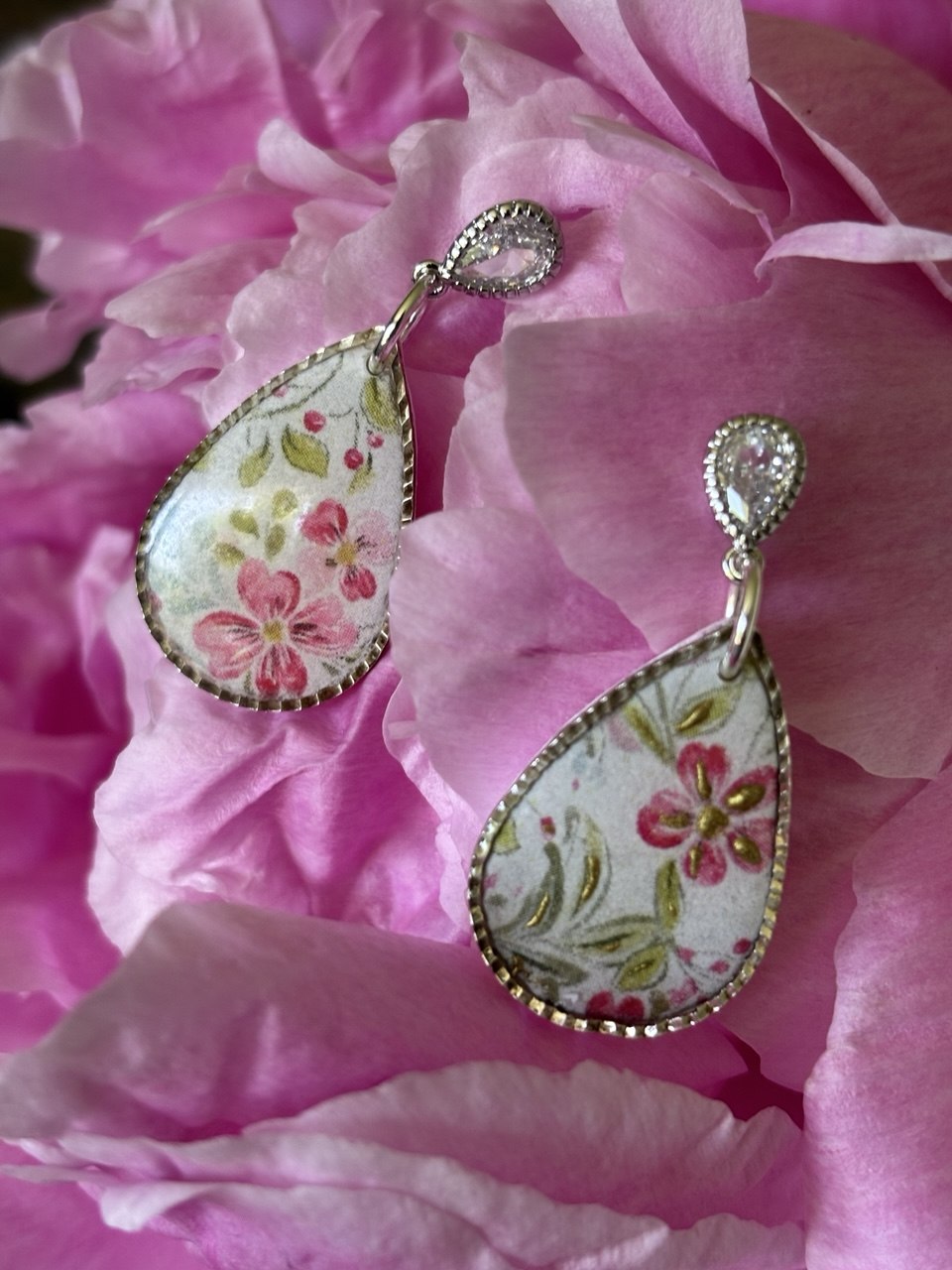It's All In the Details Earring